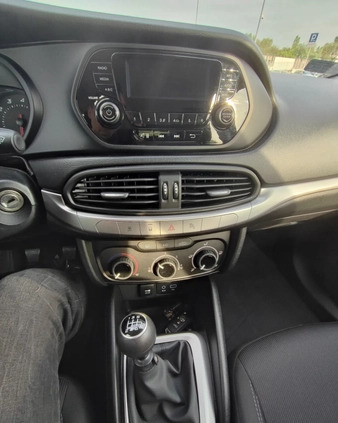 Fiat Tipo cena 48500 przebieg: 27300, rok produkcji 2018 z Leśnica małe 211